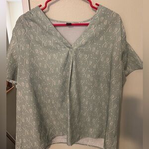 Elegant Light Green Women's Top